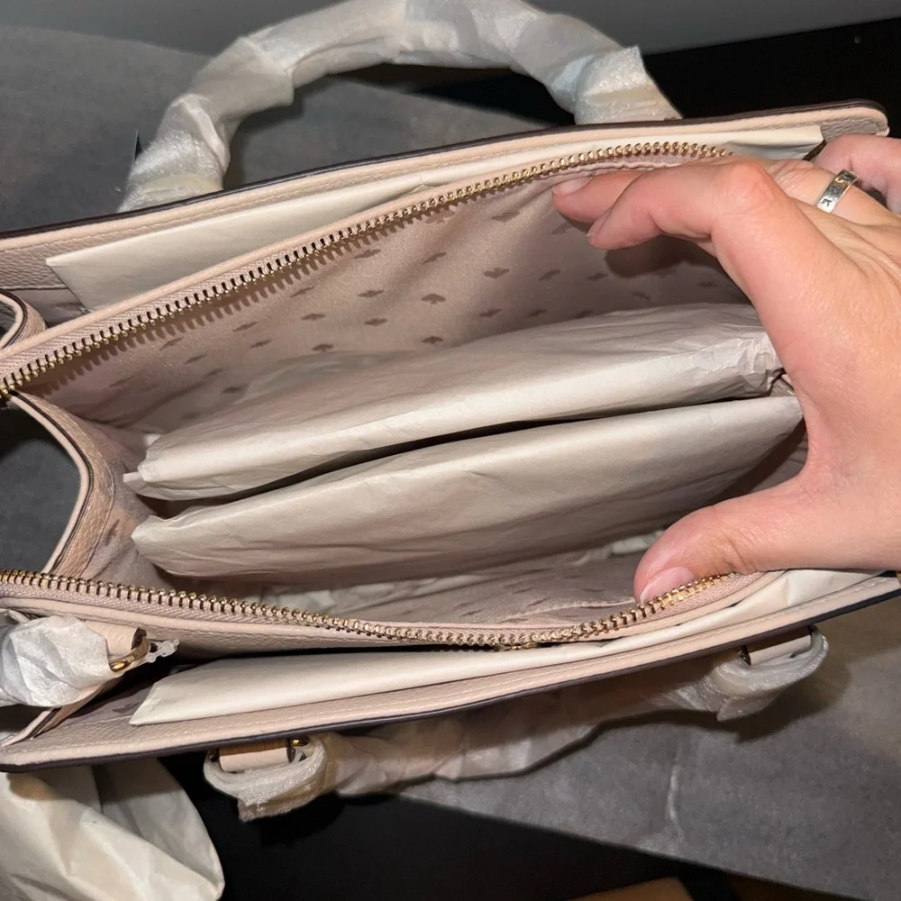 Kate Spade Mulberry Street Lise Purse - Picture 5 of 6